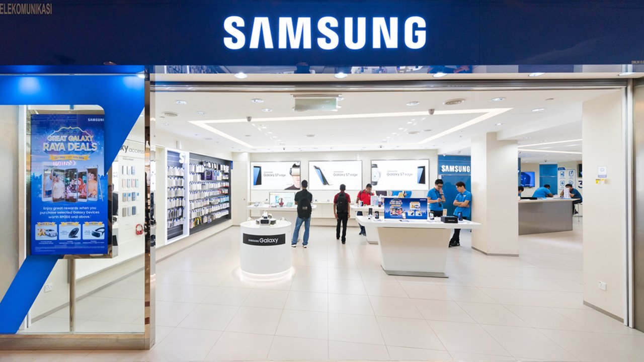 Samsung brick-and-mortar store layout Samsung brick-and-mortar store layout
