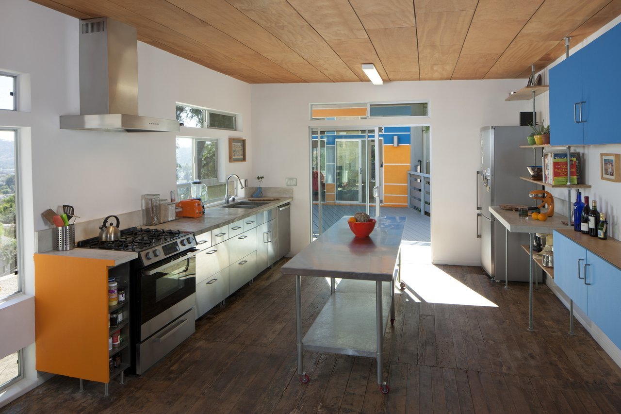 Environmentally friendly appliances in kitchen space Environmentally friendly appliances in kitchen space