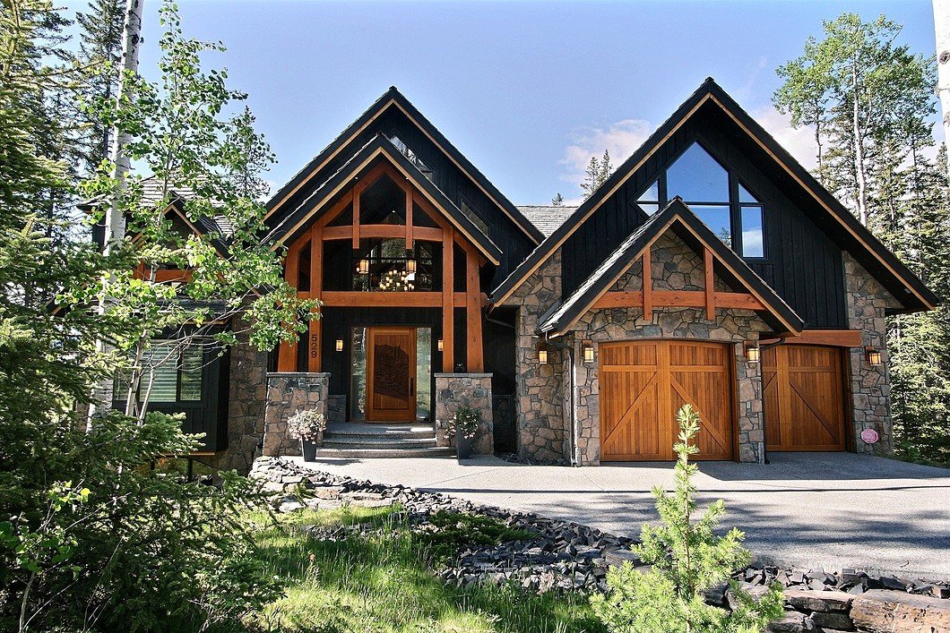 Grounds at 529 Silvertip Pointe, Canmore, AB Grounds at 529 Silvertip Pointe, Canmore, AB