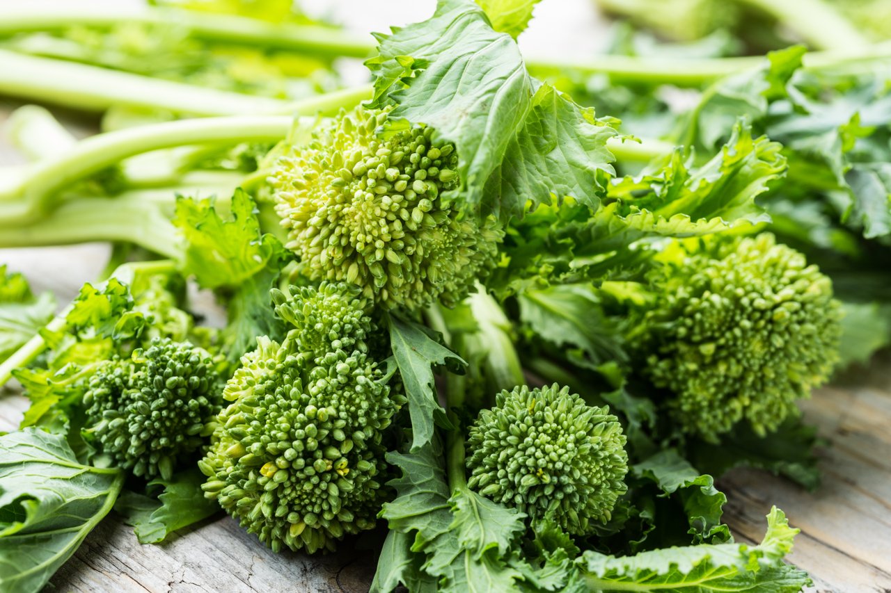 cibi brucia grassi broccoli tra i cibi brucia grassi - broccoli