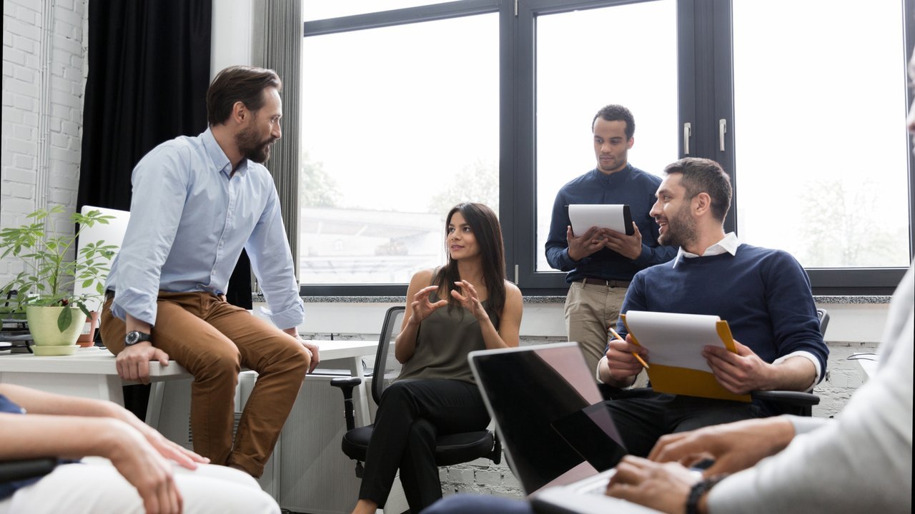 people discuss omnichannel marketing people discuss omnichannel marketing