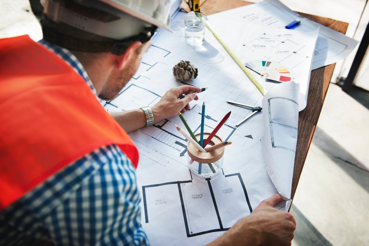 Contractor hired to outsource specialized tasks Contractor hired to outsource specialized tasks
