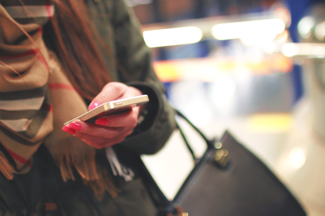 phone hand mobile Event app mobile
