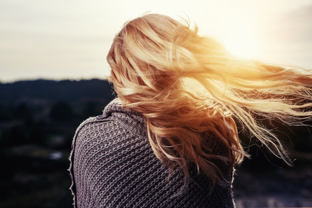 Hair blowing in the wind tips for healthy hair Hair blowing in the wind tips for healthy hair
