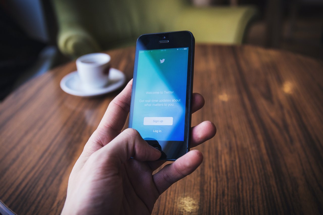 twitter-app-on-iphone twitter-app-on-iphone